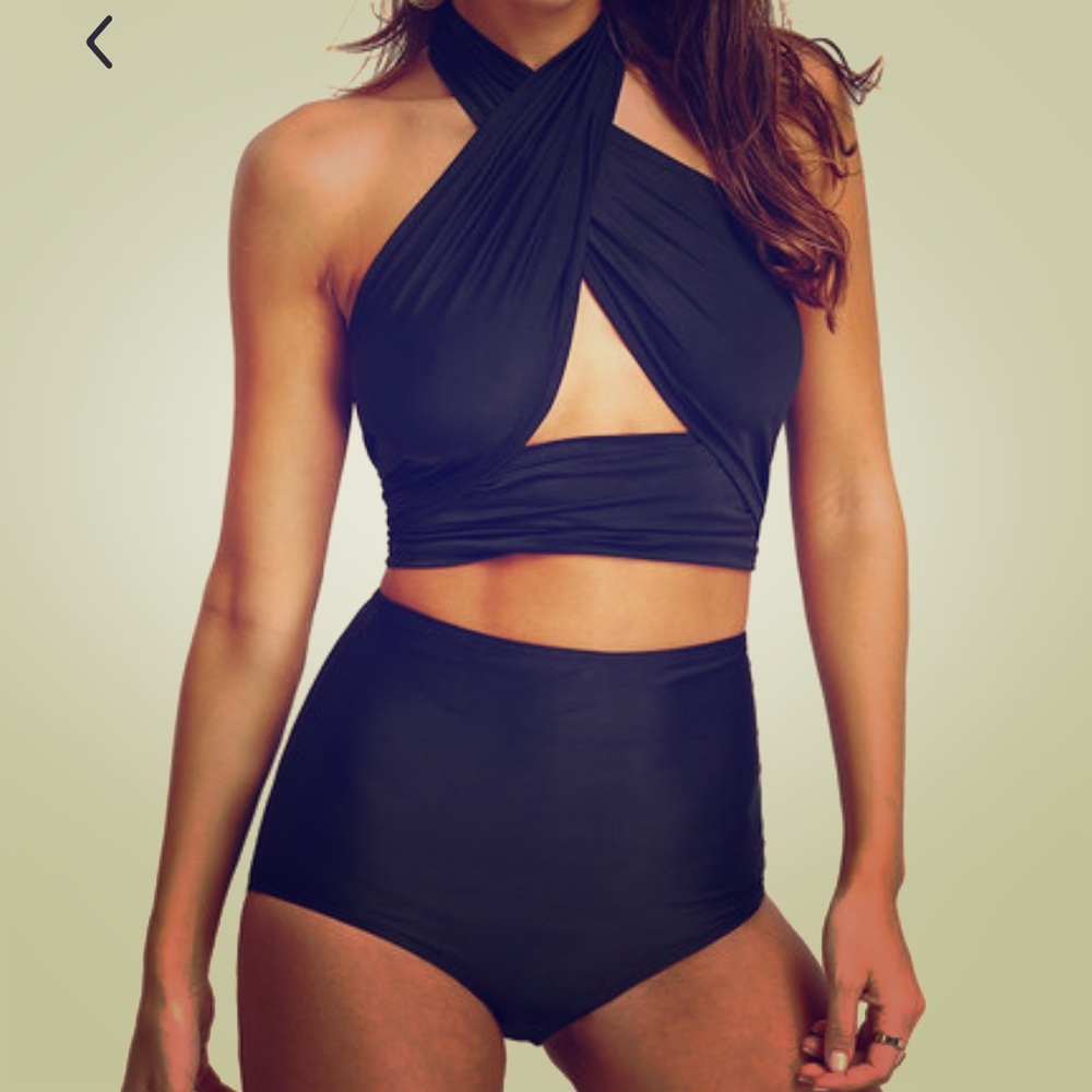Black 2-piece swimsuit
